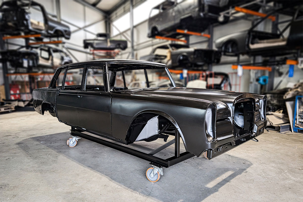 Mercedes-Benz 600 mit professioneller KTL-Beschichtung für dauerhaften Rostschutz bei Carblast