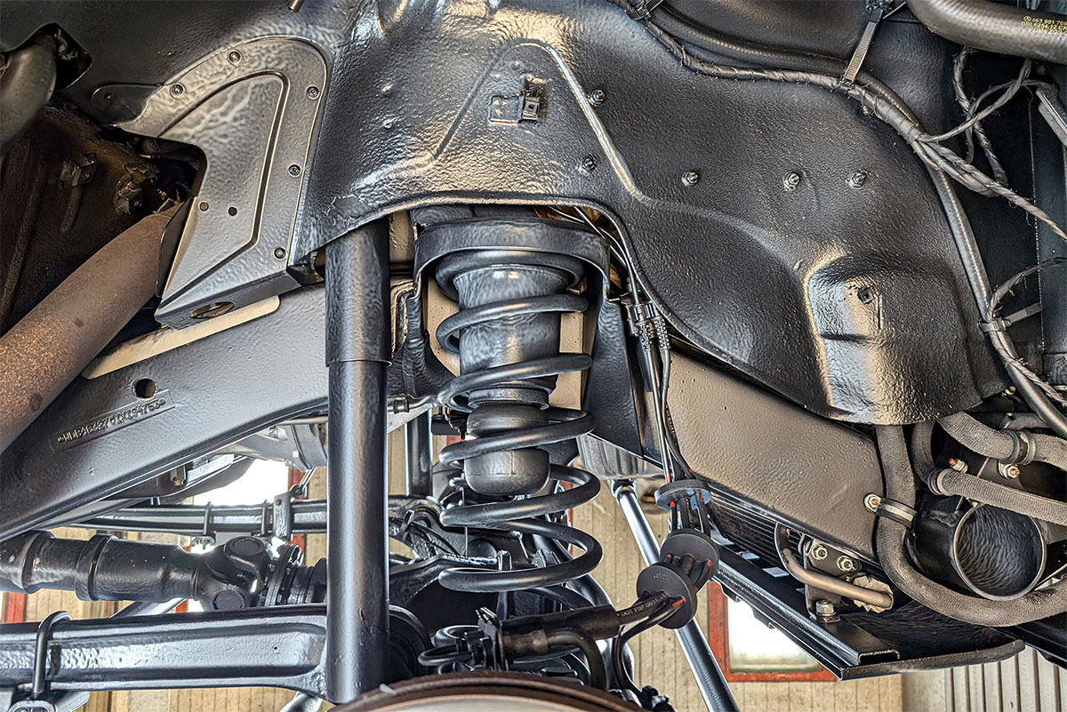 Porsche-Karosserie mit professionellem Rostschutz und Wachskonservierung bei Carblast